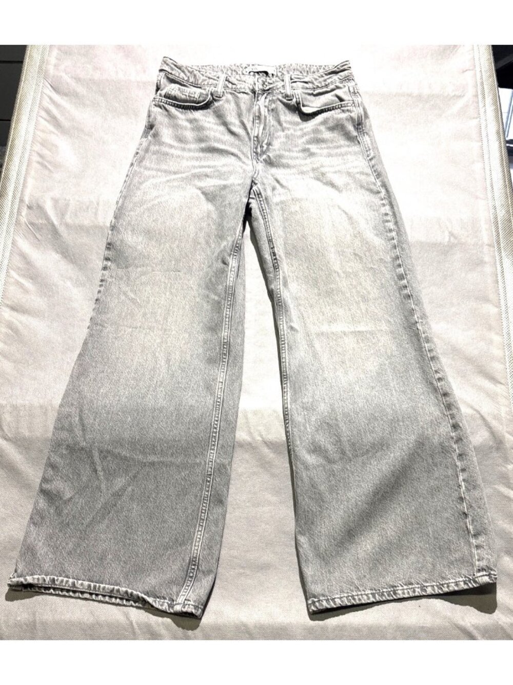 Zara Womens Wide-Leg Gray Denim Jeans Size 6 High-Waisted Vintage Style Made In